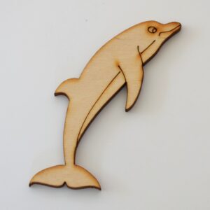 3 x 8 cm-es fa figura – nagy delfin