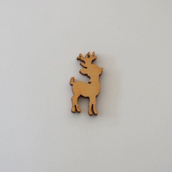 1,5 x 3 cm-es fa figura – kicsi szarvas